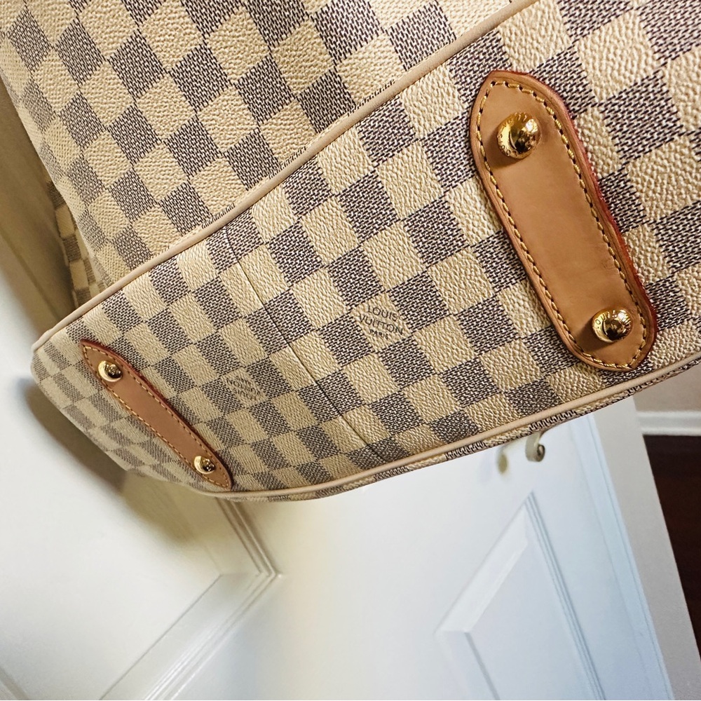 Stylish Damier Asur Checkered Shoulder Bag - Picture 15 of 16